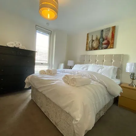 Central Milton Keynes Hub One Bedroom Secured Apartment Exterior photo