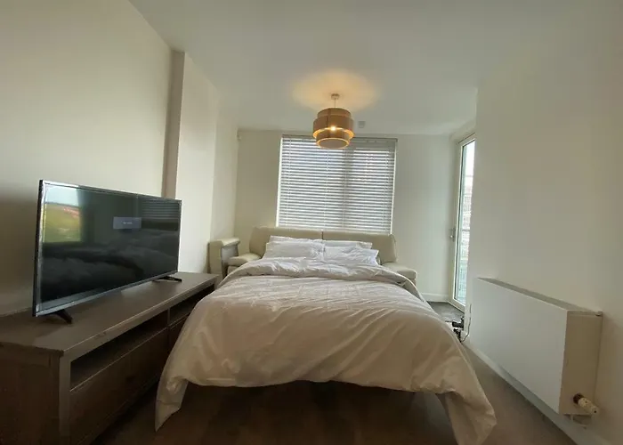 Central Milton Keynes Hub One Bedroom Secured Apartment