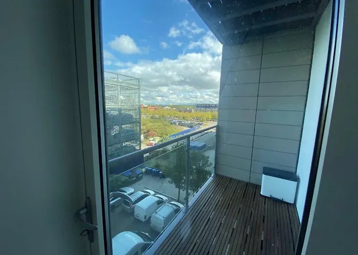Central Milton Keynes Hub One Bedroom Secured Apartment